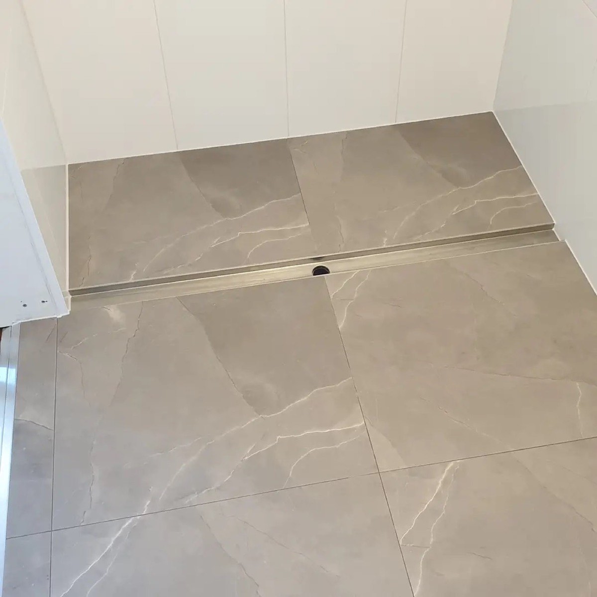 Real tiling work by Axent Tiling – bathrooms, splashbacks, floor & wall tiling