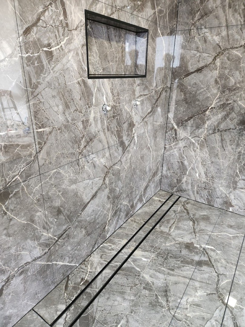 Real tiling work by Axent Tiling – bathrooms, splashbacks, floor & wall tiling
