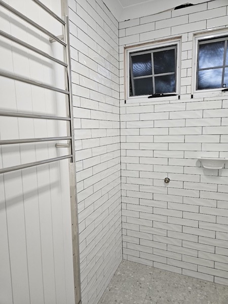 Real tiling work by Axent Tiling – bathrooms, splashbacks, floor & wall tiling