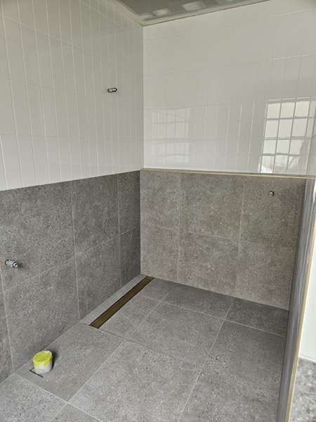 Real tiling work by Axent Tiling – bathrooms, splashbacks, floor & wall tiling