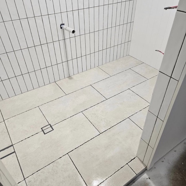 Real tiling work by Axent Tiling – bathrooms, splashbacks, floor & wall tiling