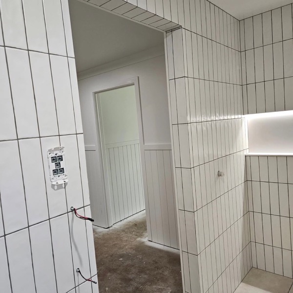 Real tiling work by Axent Tiling – bathrooms, splashbacks, floor & wall tiling