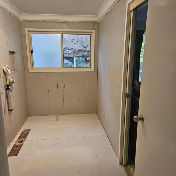 Real tiling work by Axent Tiling – bathrooms, splashbacks, floor & wall tiling